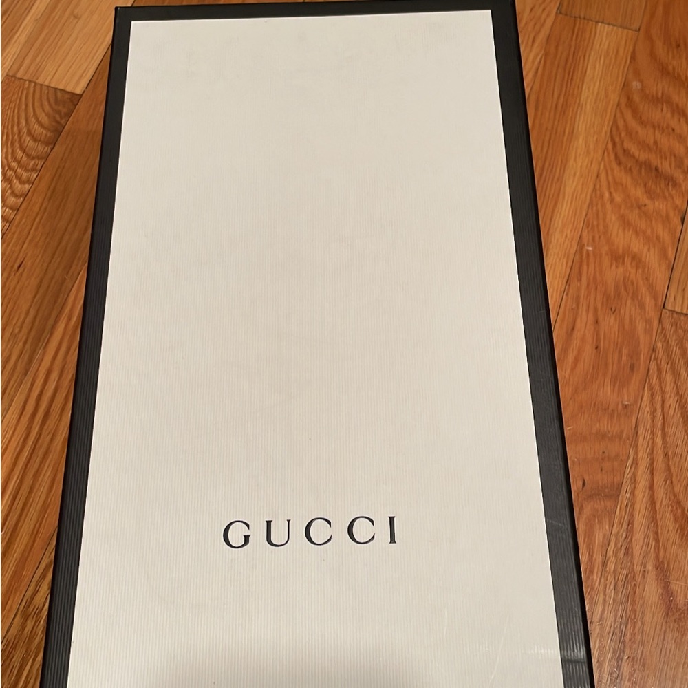 Men Gucci Sandals! Negotiable